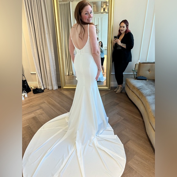 Alena Leena Plumeria Custom Design Wedding Dress - Picture 3 of 16